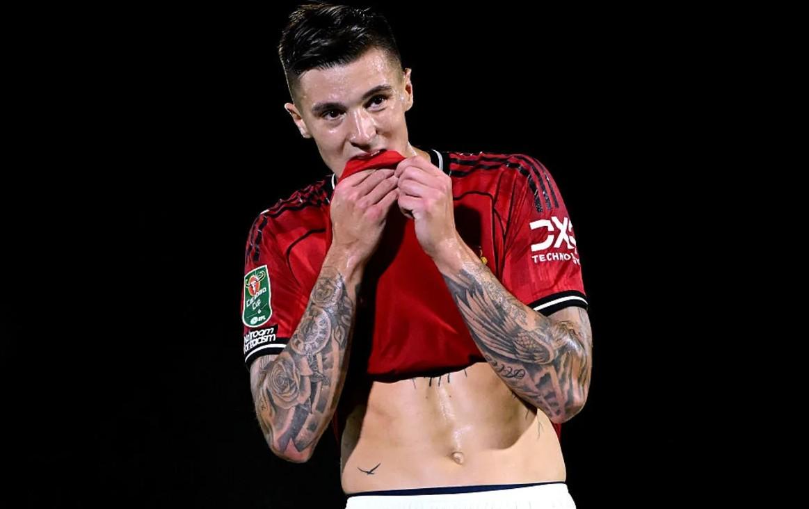 任霍伊伦一, 尼亚国脚今, 下之前