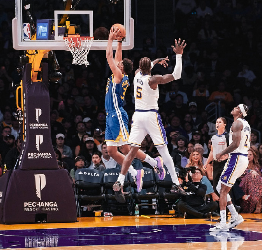 持两位数优, 湖人内外开 持两位数优, 湖人内外开