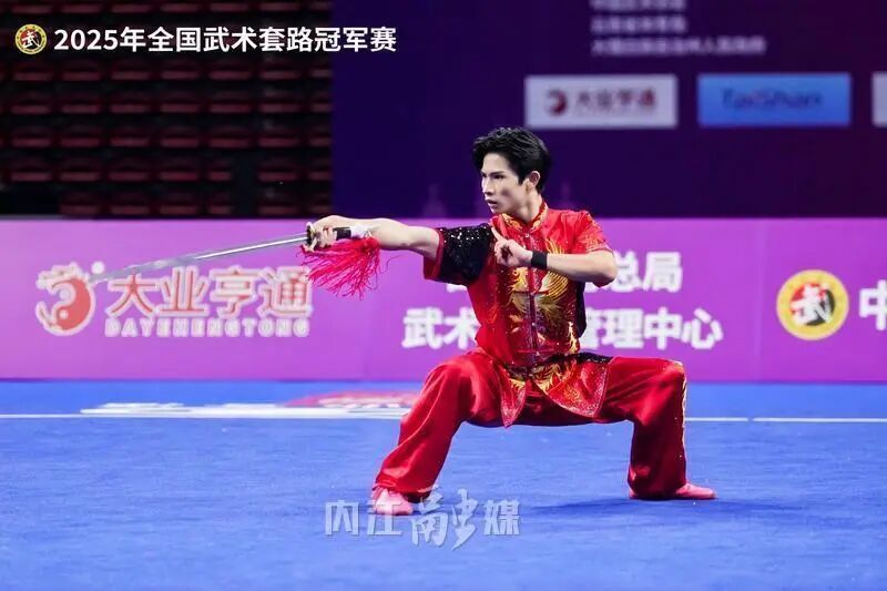 如蛟龙出海 如蛟龙出海